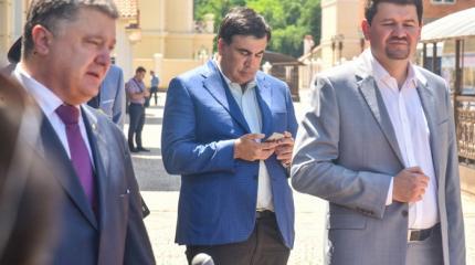 Порошенко vs Саакашвили: иностранный болтун против отечественного Порошенко vs Саакашвили: иностранный болтун против отечественного