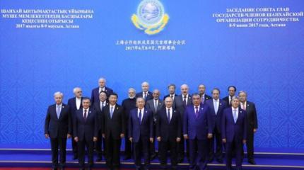 Саммит ШОС в Астане: «восьмерка» против «семерки» Саммит ШОС в Астане: «восьмерка» против «семерки»