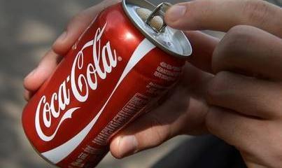 Медведева попросили запретить продажу Coca-Cola в школах Медведева попросили запретить продажу Coca-Cola в школах
