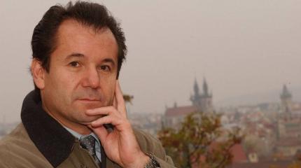 Шандор назвал снос памятника Коневу глупым русобуйством деревенского уровня Шандор назвал снос памятника Коневу глупым русобуйством деревенского уровня