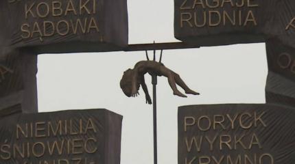 Младенец, нанизанный на тризуб: В Польше отлили антиукраинский памятник