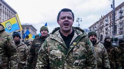 Семенченко собирает вече под Радой Семенченко собирает вече под Радой