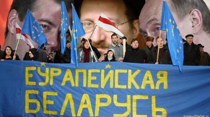 По оранжевым лекалам: под носом у батьки майданят свидомые сябры По оранжевым лекалам: под носом у батьки майданят свидомые сябры