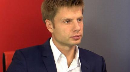 Нардепа Гончаренко закидали яйцами. Он радуется: Хорошая маска для волос Нардепа Гончаренко закидали яйцами. Он радуется: Хорошая маска для волос