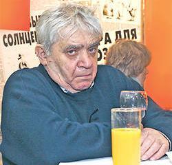 Что-то с памятью его стало… Что-то с памятью его стало…