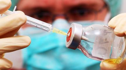 Украинцы остались без вакцины из-за русского языка на этикетке Украинцы остались без вакцины из-за русского языка на этикетке