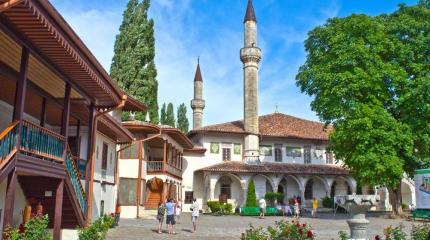 В Крыму высмеяли жалобы Украины по поводу реставрации Ханского дворца В Крыму высмеяли жалобы Украины по поводу реставрации Ханского дворца