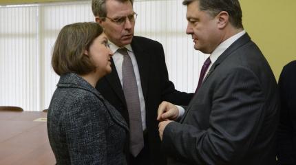 Украина заморозила Минский процесс в надежде на победу Клинтон Украина заморозила Минский процесс в надежде на победу Клинтон