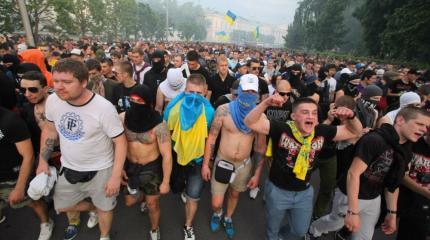 Страх мести: спевшие матерную песню про Путина укры боятся русских нацистов Страх мести: спевшие матерную песню про Путина укры боятся русских нацистов