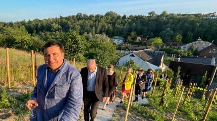 Саакашвили: Грузию надо спасать, чтобы она не «упала» в руки Путина Саакашвили: Грузию надо спасать, чтобы она не «упала» в руки Путина