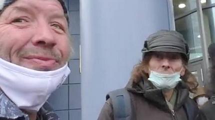 Либералы в Москве набирают бомжей в массовку изображать противников Путина Либералы в Москве набирают бомжей в массовку изображать противников Путина