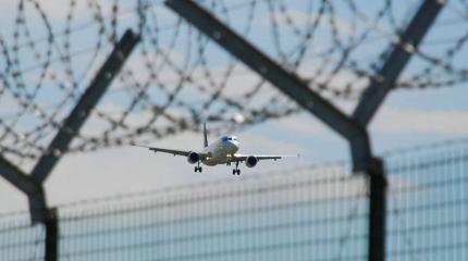 "Арест" Украиной 65 российских самолетов стал «театром абсурда» "Арест" Украиной 65 российских самолетов стал «театром абсурда»