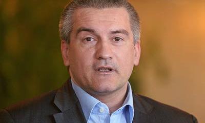 Аксенов пообещал «кровавому клоуну» Авакову дурдом и смирительную рубашку