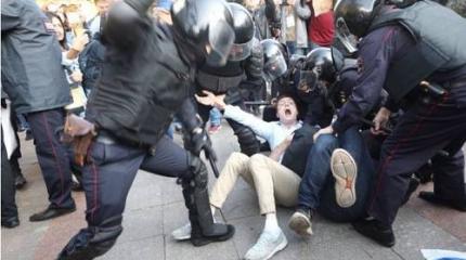 Власть теряет голову на московском протесте, а «левые» шанс сыграть на нем Власть теряет голову на московском протесте, а «левые» шанс сыграть на нем