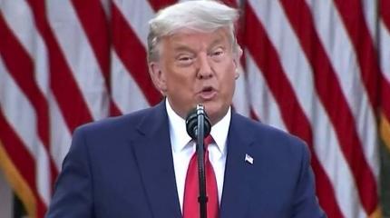 Дональд Трамп стал полностью седым