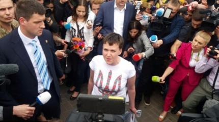 Савченко пообещала, что в Верховной раде будут сидеть «герои на зависть Думе» Савченко пообещала, что в Верховной раде будут сидеть «герои на зависть Думе»