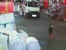 Детей в Китае не жалеют Детей в Китае не жалеют