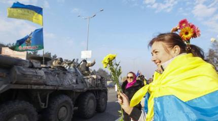 С каждым кризисом Украина все больше обгоняет Россию С каждым кризисом Украина все больше обгоняет Россию