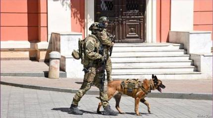 Одессу начали патрулировать автоматчики в масках Одессу начали патрулировать автоматчики в масках
