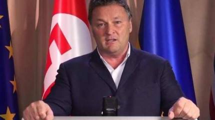 Балашов призвал к флешмобу «Яценюк, иди на …» Балашов призвал к флешмобу «Яценюк, иди на …»