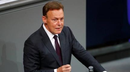 Замглавы Бундестага Опперман: нам необходимо дружить с русскими Замглавы Бундестага Опперман: нам необходимо дружить с русскими