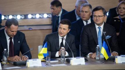 Россия добровольно вернёт Крым, у Киева нет сомнений Россия добровольно вернёт Крым, у Киева нет сомнений