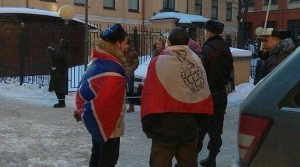 В Петербурге сорвали митинг в поддержку майдана В Петербурге сорвали митинг в поддержку майдана