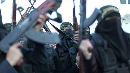 Жители села в Киргизии выгоняют семью боевиков ДАИШ: как киргизы противостоят терроризму