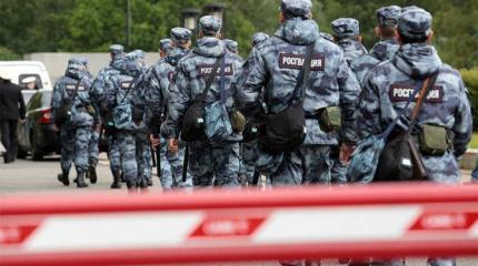 В борьбе с протестами Росгвардии приказали взяться за стволы В борьбе с протестами Росгвардии приказали взяться за стволы