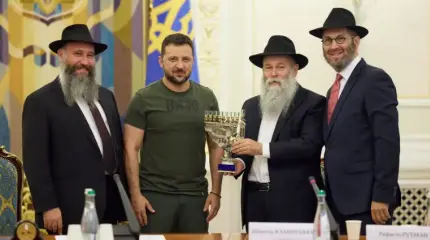 Украинские раввины пособничают нацистам вместе с Зеленским Украинские раввины пособничают нацистам вместе с Зеленским