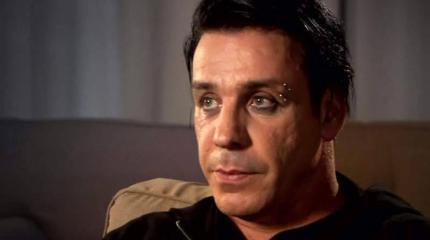 Лидер Rammstein Тиль Линдеманн о России: русские самые жесткие типы в мире Лидер Rammstein Тиль Линдеманн о России: русские самые жесткие типы в мире