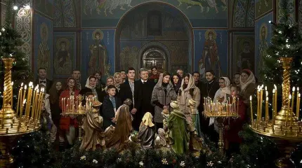Украинцы о рождественских фото и видео с Порошенко: «Позор!» Украинцы о рождественских фото и видео с Порошенко: «Позор!»