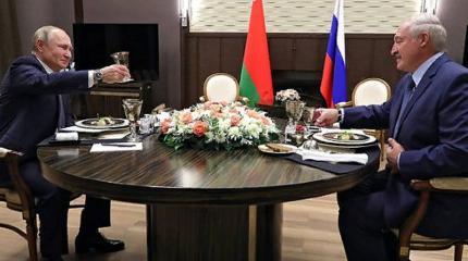 «Путин ведет работу с Лукашенко»: эксперт об отношении к Минску «Путин ведет работу с Лукашенко»: эксперт об отношении к Минску