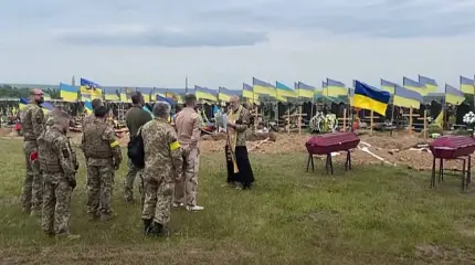 На Украине начали класть в гроб телефон для связи с погибшим военным На Украине начали класть в гроб телефон для связи с погибшим военным