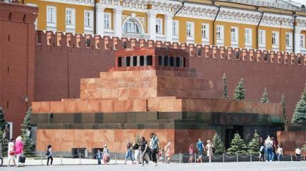 Зачем Кремлю понадобился Ленин Зачем Кремлю понадобился Ленин