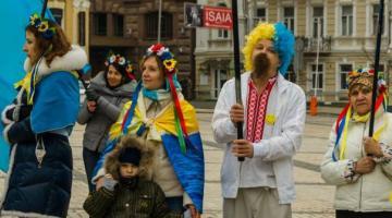 Украинские «интеллектуалы» требуют от Порошенко полностью запретить русскую культуру