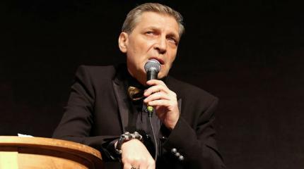 Александр Невзоров: Российской армии обязательно нужно кого-нибудь бомбить Александр Невзоров: Российской армии обязательно нужно кого-нибудь бомбить