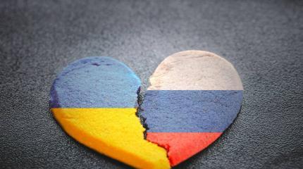 Власть Киева всеми способами старается отгородить украинцев от братской РФ