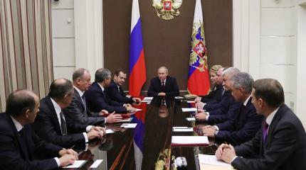 Путин обсудил с Совбезом ситуацию в Сирии и подготовку к двум саммитам