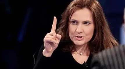 Монтян гневно ответила жене Порошенко: самка барыги и пафосная проститутка! Монтян гневно ответила жене Порошенко: самка барыги и пафосная проститутка!