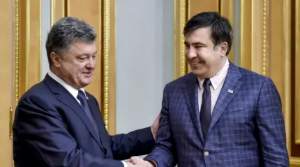 Саакашвили рассказал, как помог Порошенко избавиться от Яценюка Саакашвили рассказал, как помог Порошенко избавиться от Яценюка