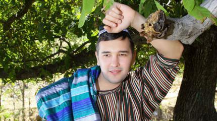 Таджики о России: «Тут у нас достойная жизнь! Всей страной бы сюда переехать» Таджики о России: «Тут у нас достойная жизнь! Всей страной бы сюда переехать»