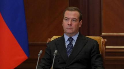 Польская пресса: Медведев стал обузой для Кремля Польская пресса: Медведев стал обузой для Кремля