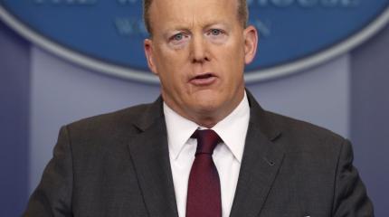 Спайсер: «Россия изолирована»! Спайсер: «Россия изолирована»!