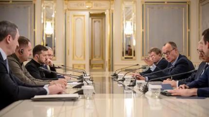 За титул «кровавой колбасы» поборется будущий канцлер Мерц За титул «кровавой колбасы» поборется будущий канцлер Мерц