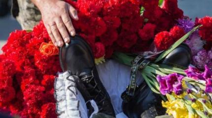 "Кровавый козырь": как украинские политики зарабатывают себе очки на трагедии под Радой "Кровавый козырь": как украинские политики зарабатывают себе очки на трагедии под Радой