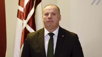 Министр обороны Латвии Бергманис отчитался перед США в Вашингтоне Министр обороны Латвии Бергманис отчитался перед США в Вашингтоне