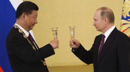 По стопам Путина: Си Цзиньпин намерен править вечно По стопам Путина: Си Цзиньпин намерен править вечно