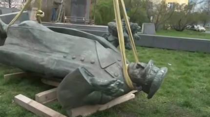 В ответ на требования «компенсации за взрывы во Врбетице» от Чехии нужно потребовать компенсацию за снос памятника маршалу Коневу В ответ на требования «компенсации за взрывы во Врбетице» от Чехии нужно потребовать компенсацию за снос памятника маршалу Коневу