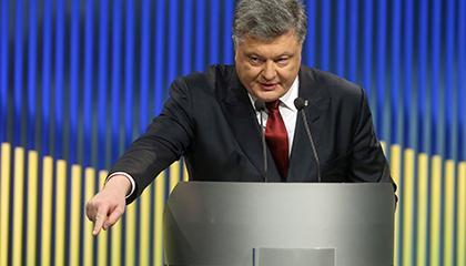 Порошенко дарит российский Крым татарам с надеждой на сепаратизм Порошенко дарит российский Крым татарам с надеждой на сепаратизм